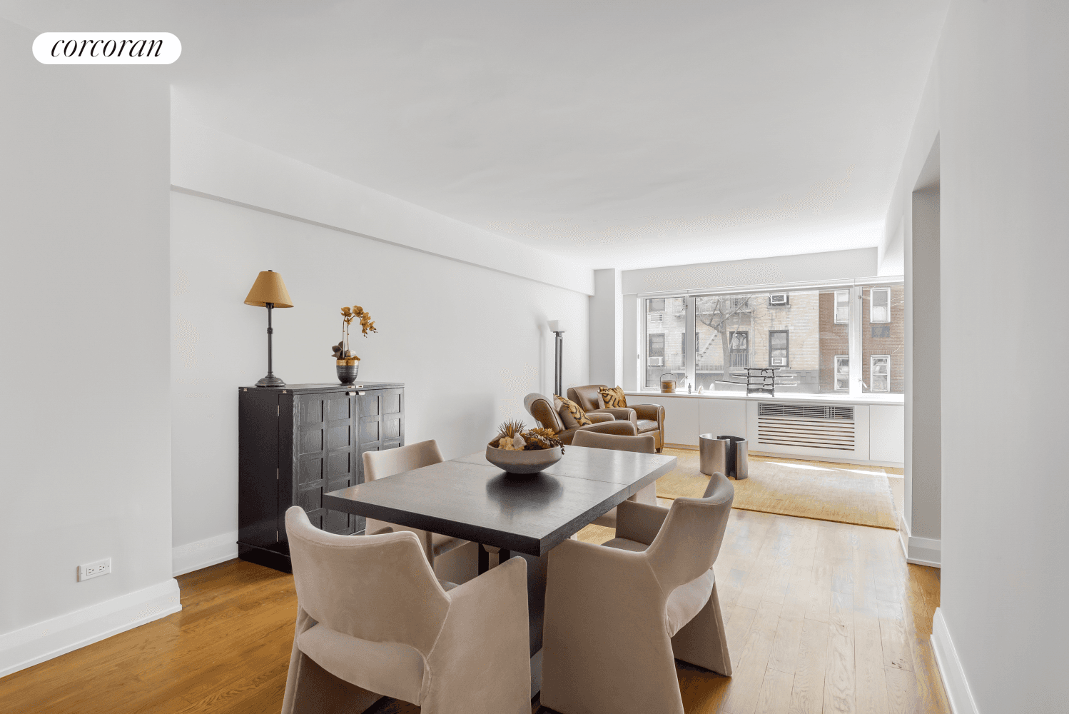 Pack your suitcase and move right in to this beautifully appointed condo located in the thriving heart of Midtown East !