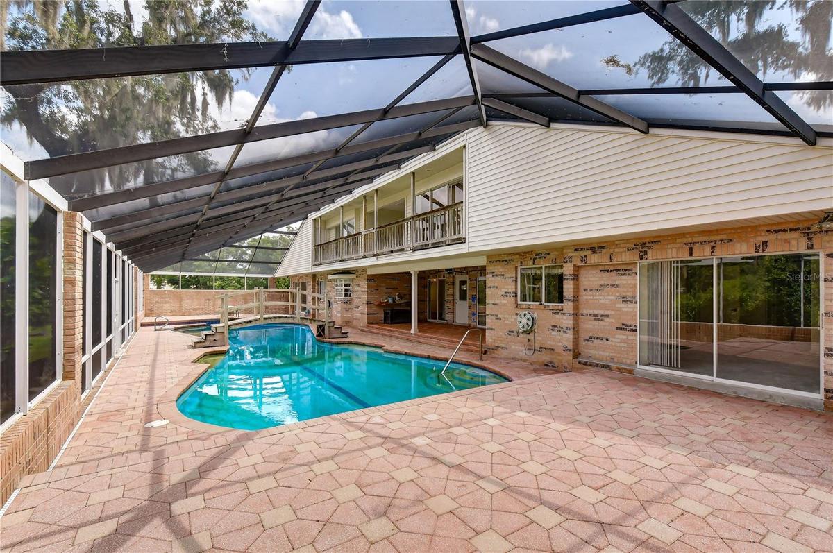 Covered outdoor entertaining area.
