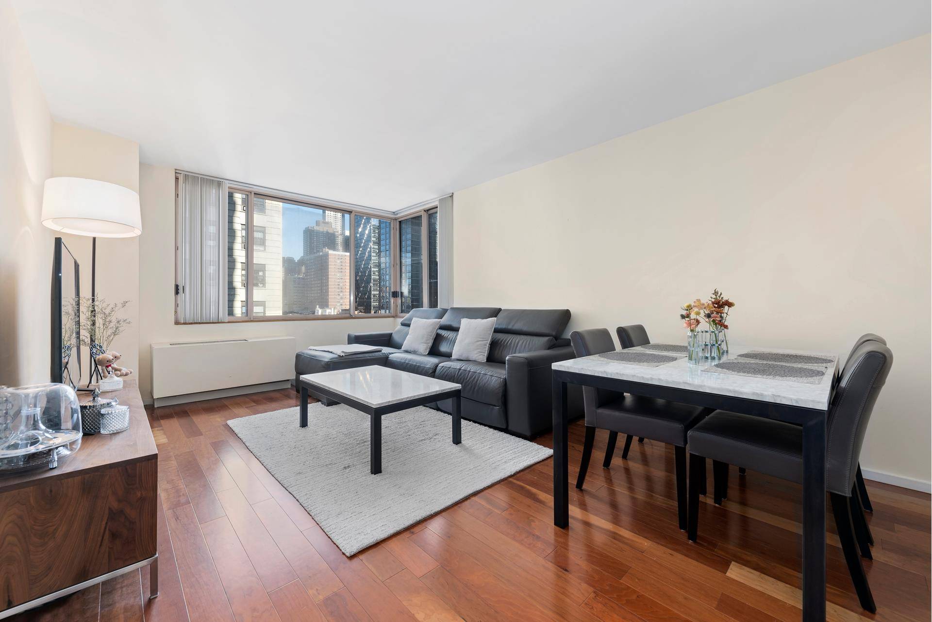Full sized 1 bedroom condo unit for rent in luxurious Worldwide Plaza Condominium in great location in the heart Manhattan Midtown at Clinton in New York City !