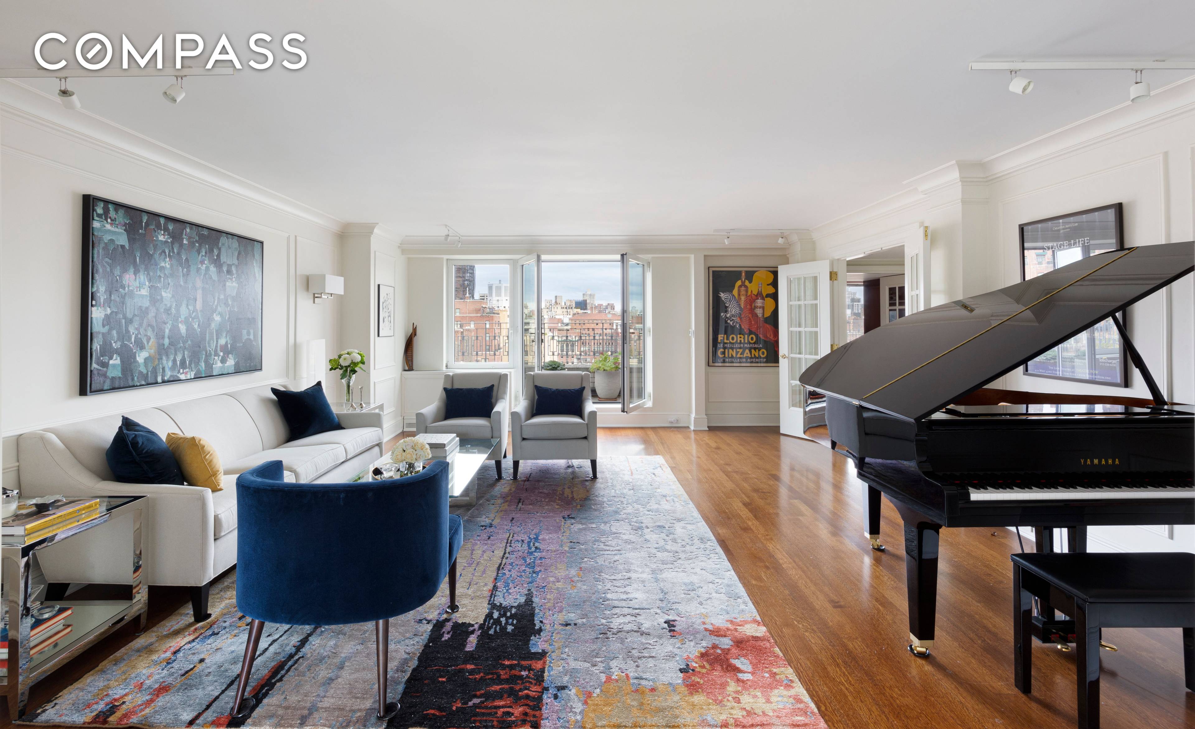 Located at the very top of 114 East 72nd, this luxurious full floor penthouse, is an elegant and luminous retreat with three terraces and four exposures.