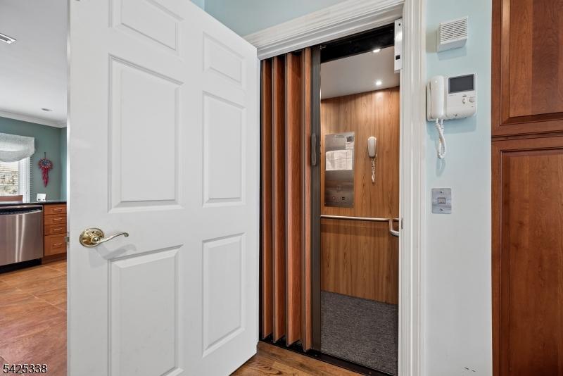 Private Elevator