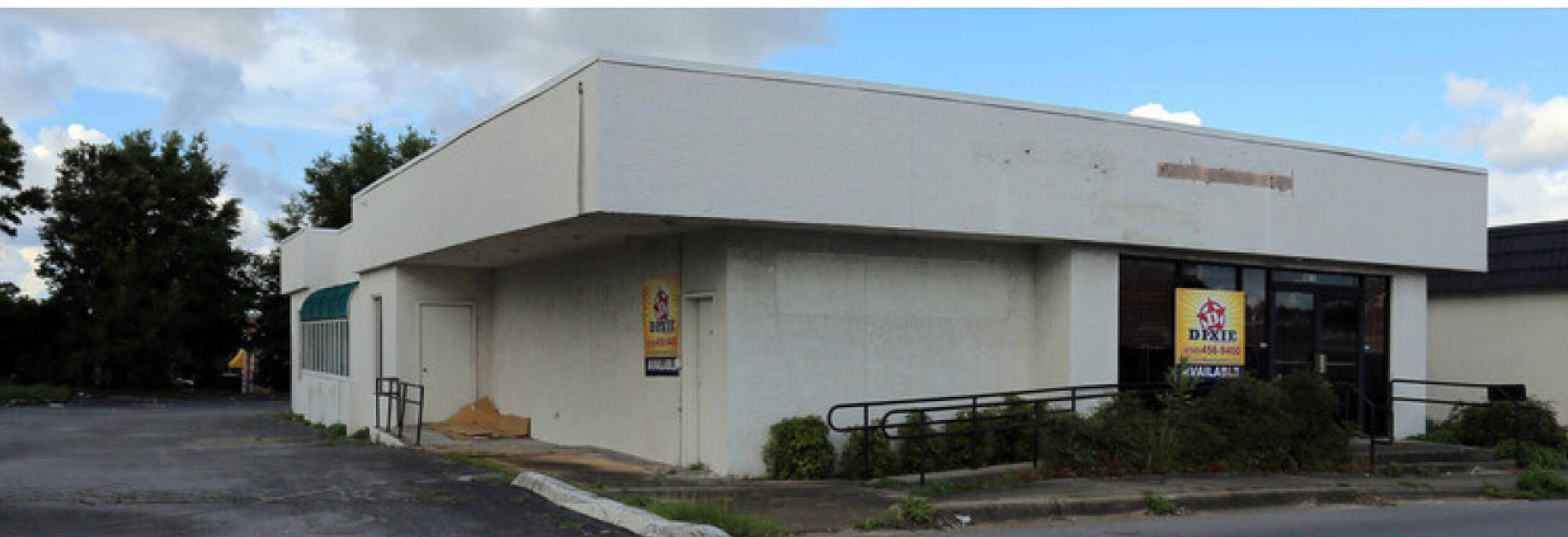 4014 SF FREE STANDING building FOR LEASE OR FOR SALEIdeal for Restaurant, Bank, Fast food QSR or any type of retail useRestaurant infrastructureLocated across from Cordova Mall largest shopping center ...