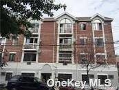 Mint condition condo ! Built in 2006 and renovated yearly !
