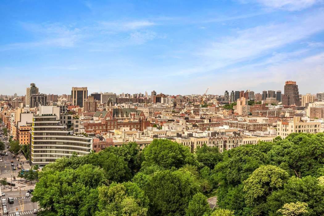 Spectacular Central Park and northern city skyline views abound from this beautiful 2 Bedroom pre war apartment with eastern and northern exposures.