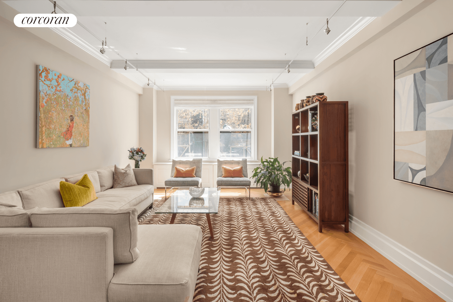 Nestled on a peaceful Upper West Side block, Residence 2E is a gracious 4 bedroom, 3 bathroom home, seamlessly blending prewar elegance with contemporary comforts.