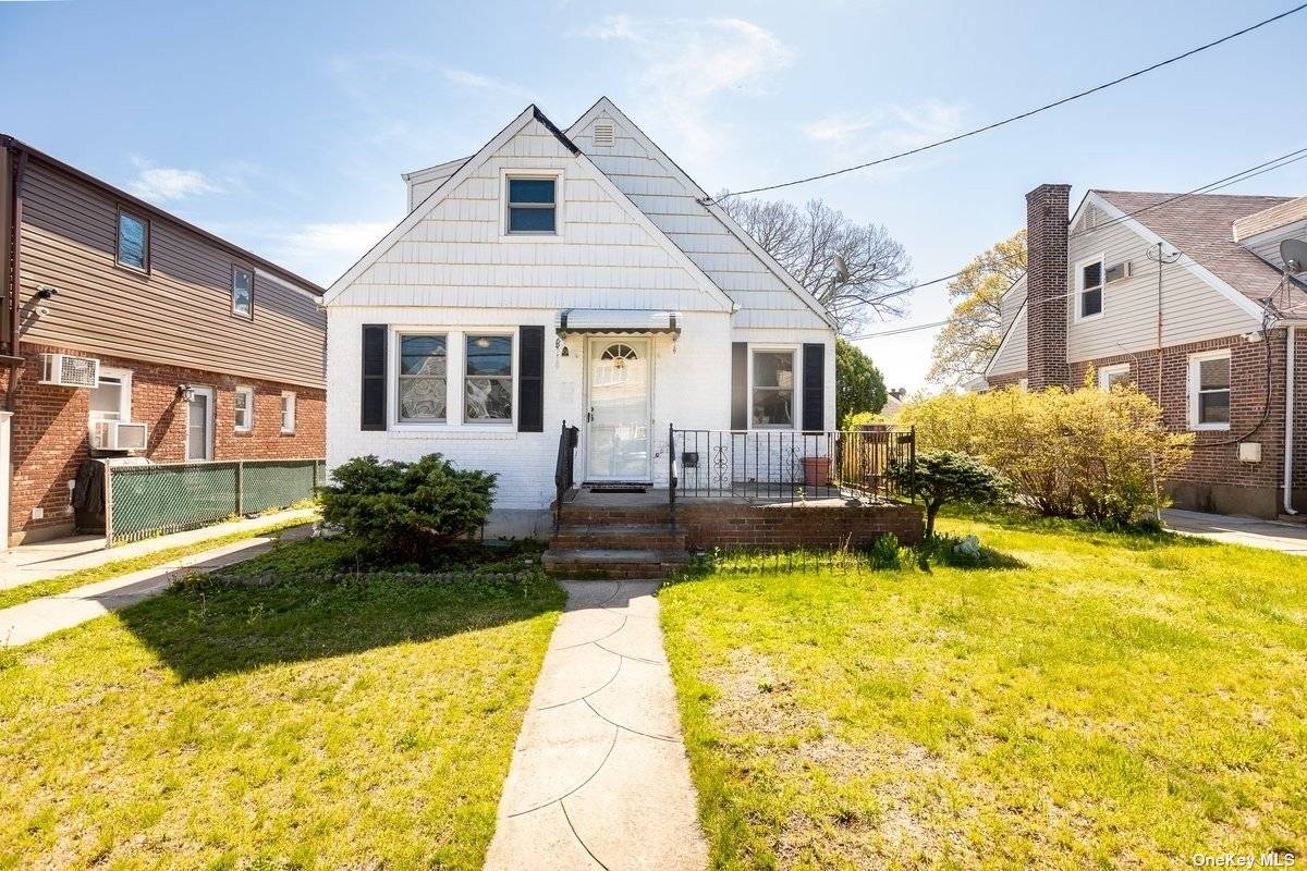 PRICE REDUCED Beautiful Cape in the fabulous Franklin Square School District.