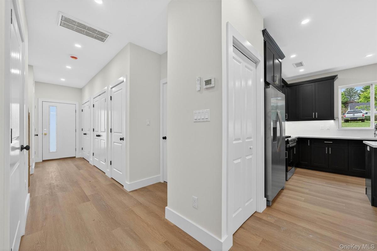 5 Blanchard has dark expresso kitchen cabinets