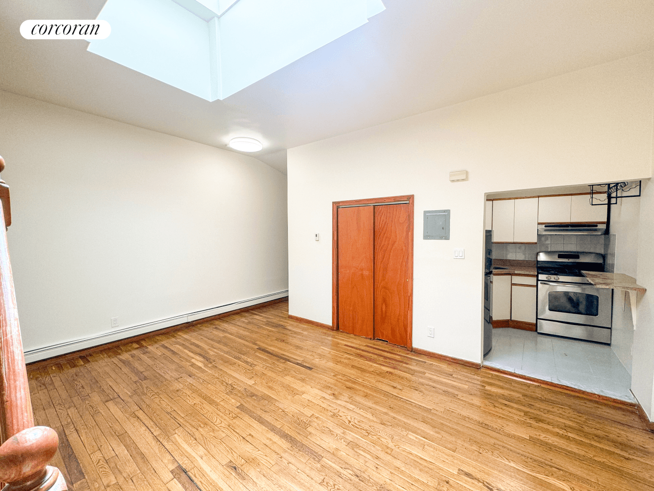 A spacious and bright 3 bedroom, 2 bathroom rental in the heart of Clinton Hill, Brooklyn.