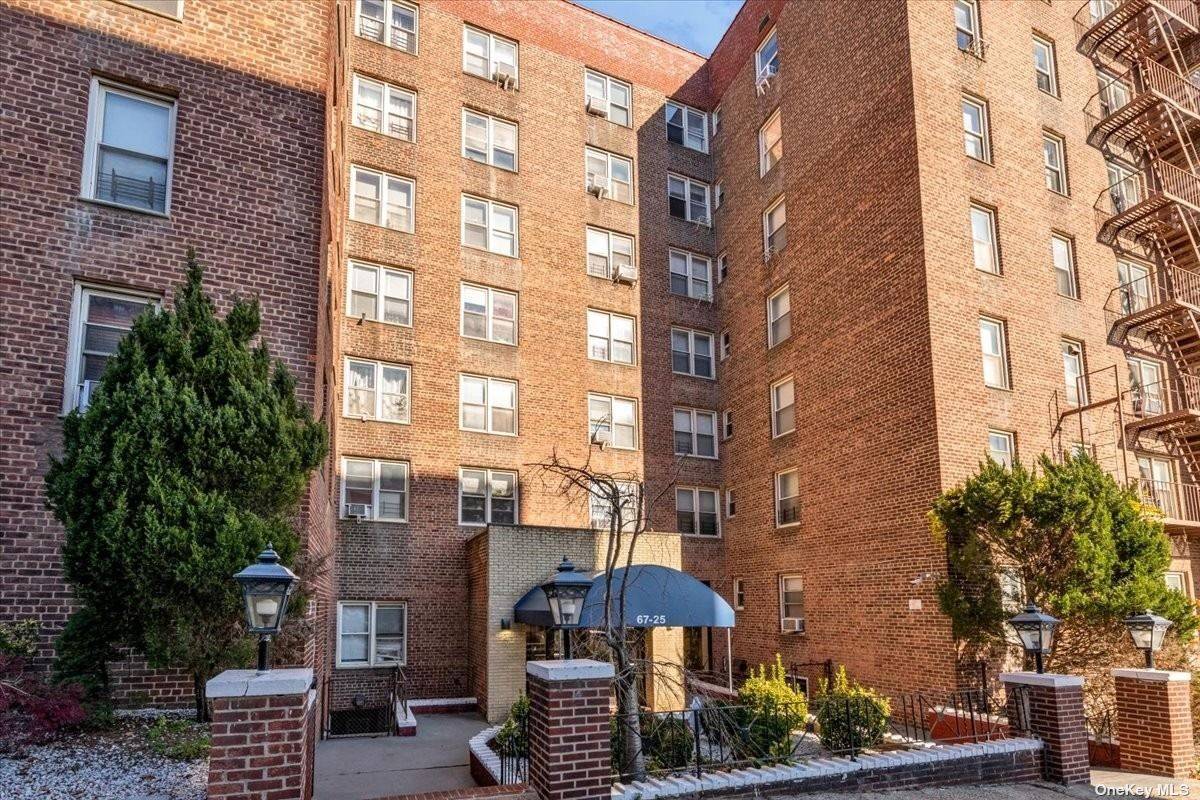 Spacious 2 Bedroom 1. 5 Bathroom Apartment For Sale In Forest Hills.