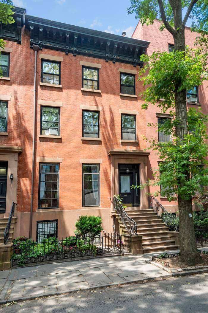 Rarely available this 25' wide, 5 story townhouse is located on one of the most coveted tree lined blocks in all of Brooklyn Heights.