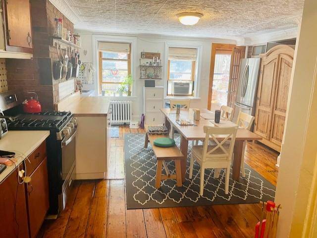 COUNTRY in the CITY ! Rarely available and a wonderful opportunity awaits you in a prime Cobble Hill location.