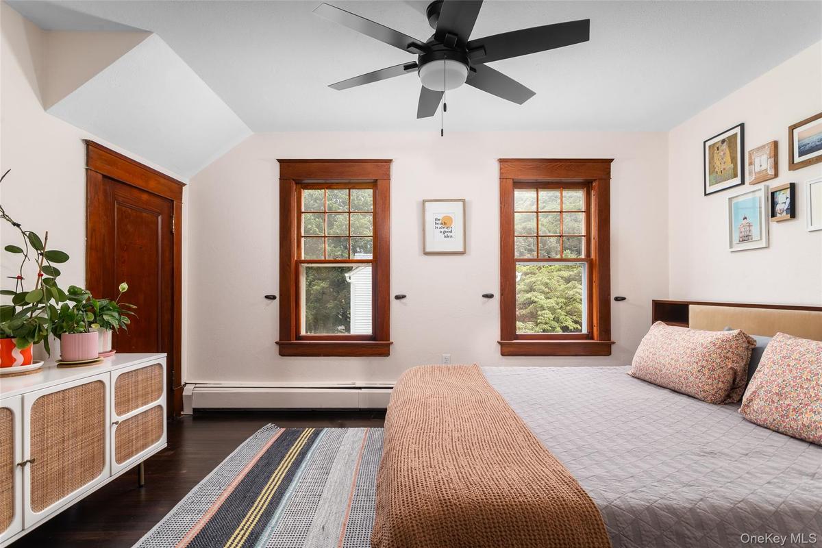 King sized bedroom.