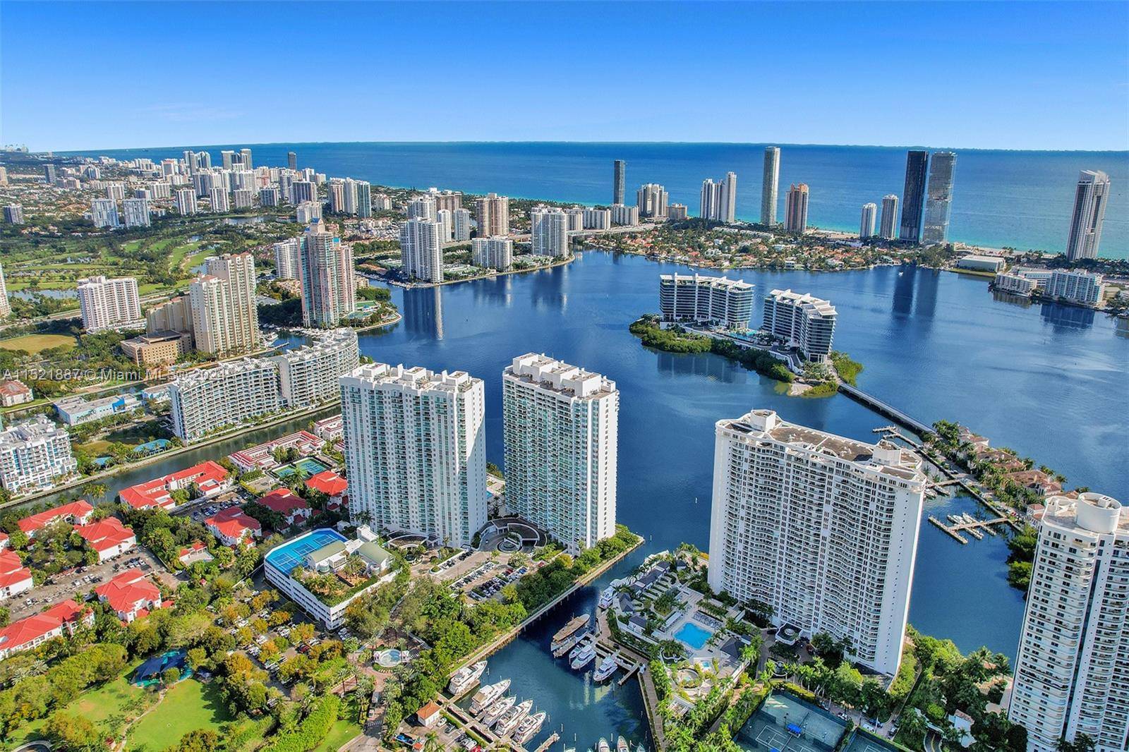 Come live in the best community in Aventura.