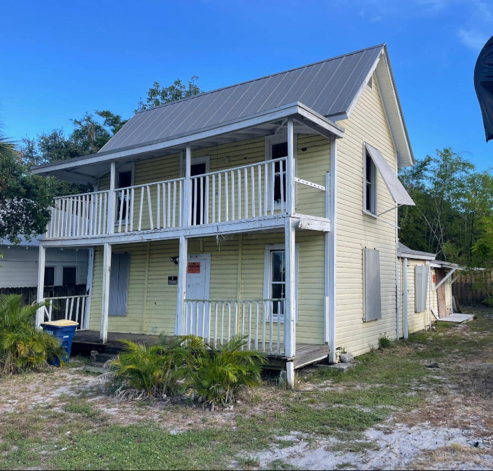 This 1901 Historic Key West style home in downtown Fort Pierce home located 2 blocks from intracoastal waterway, 1 block to Kings Landing and 0.
