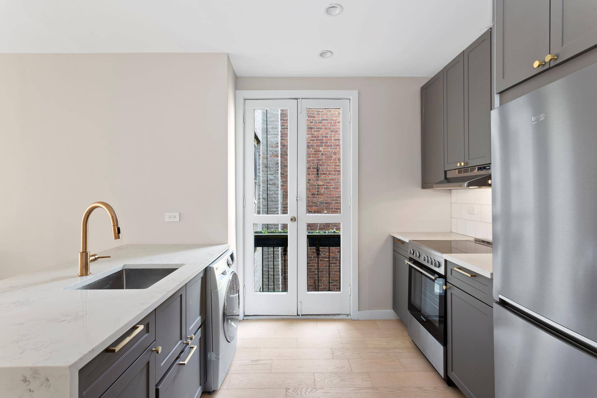 Short term rentalPresenting 16 Monroe Place, a beautifully restored prewar rental building on a tree lined brownstone block in the heart of Brooklyn Heights.