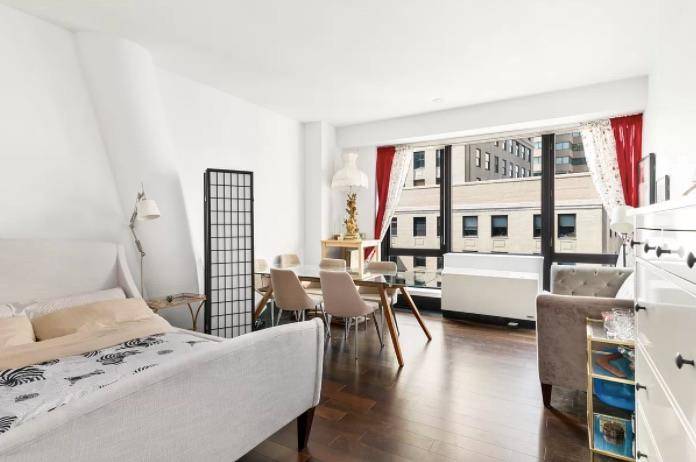 Just Listed for sale ! The best studio layout in FiDi !