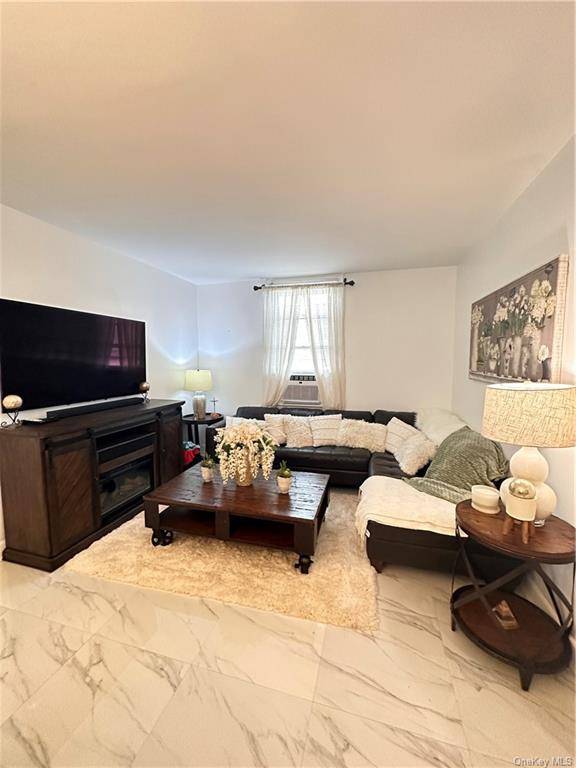 Home is Centrally located to all Transportation the 7 train Roosevelt Stop.