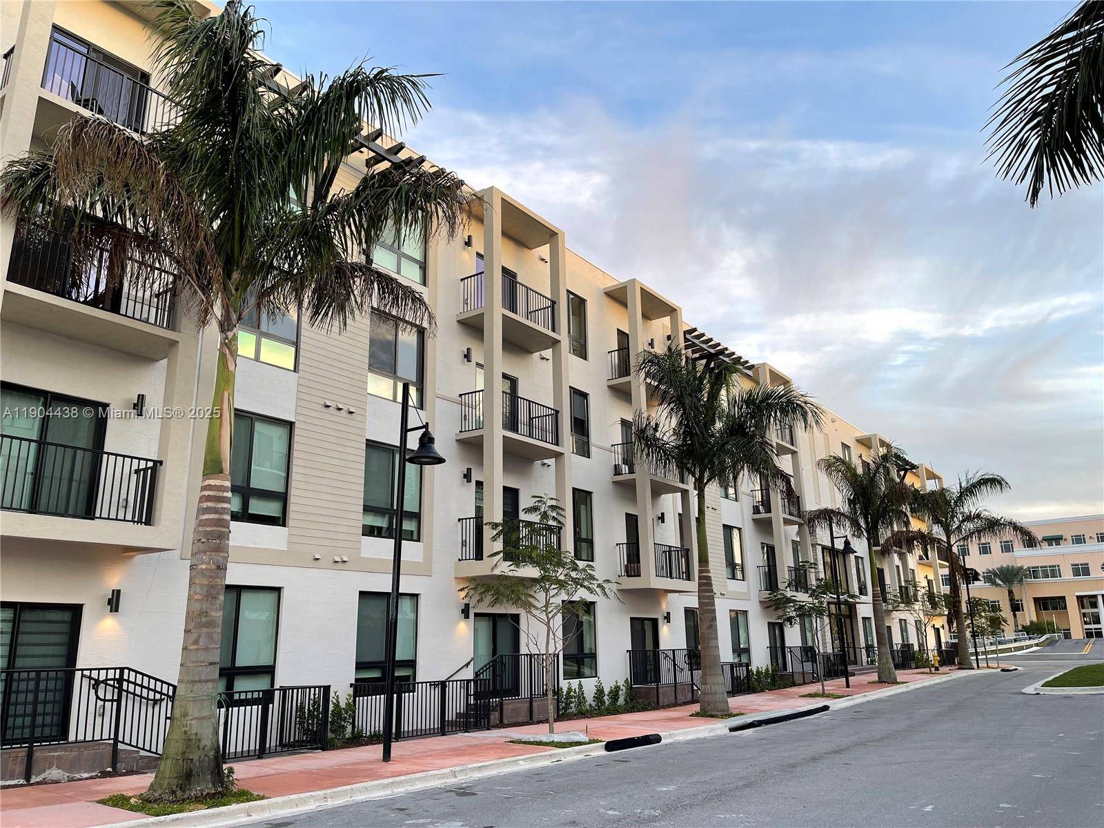Enjoy this beautiful unit in Urbana at Downtown Doral, with 3 Bedrooms and 2 full bathrooms.