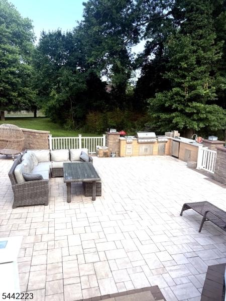 Outdoor Kitchen