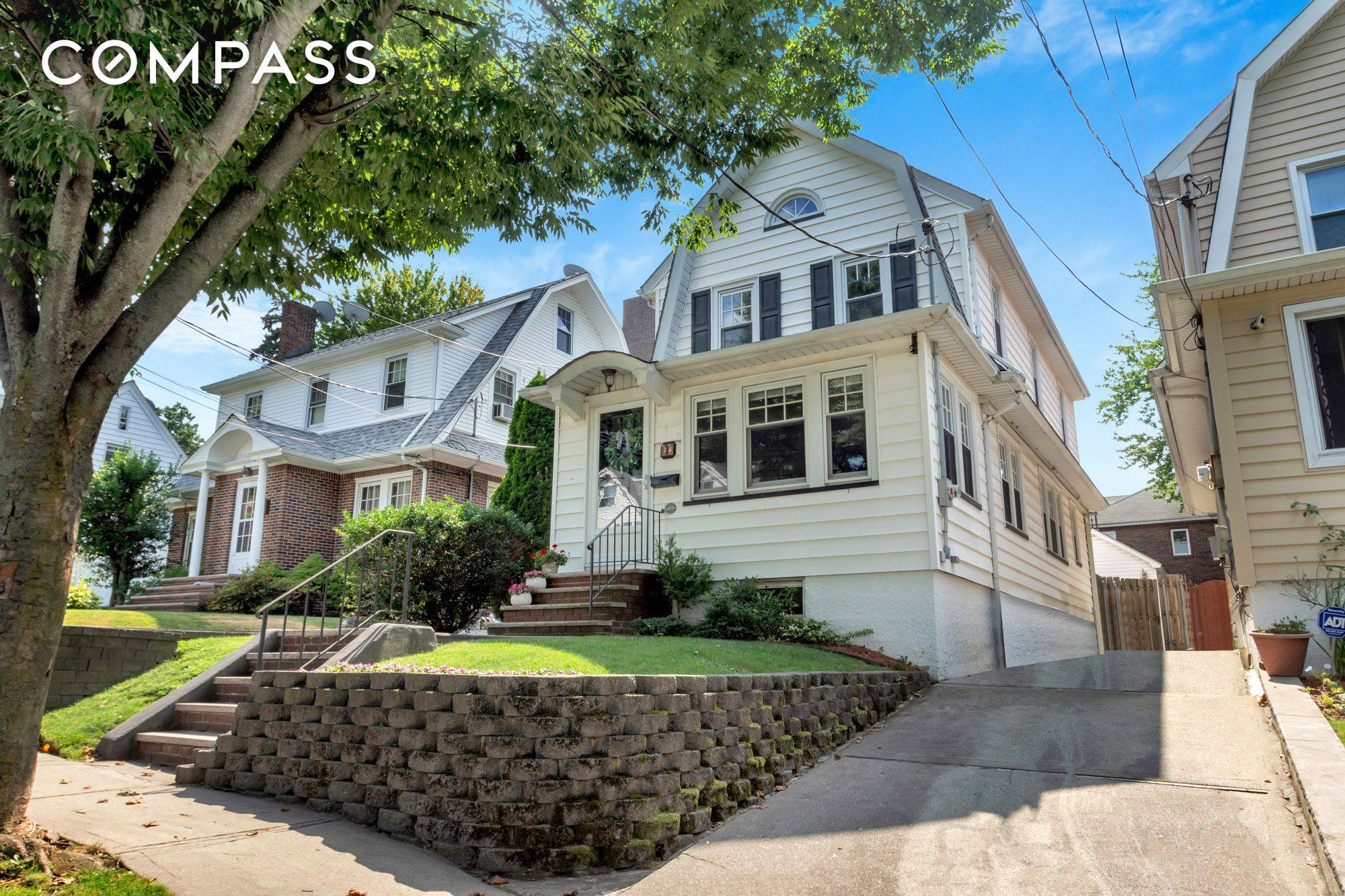 Incredible location on a quiet one way street, this Silver Lake colonial is in move in condition.