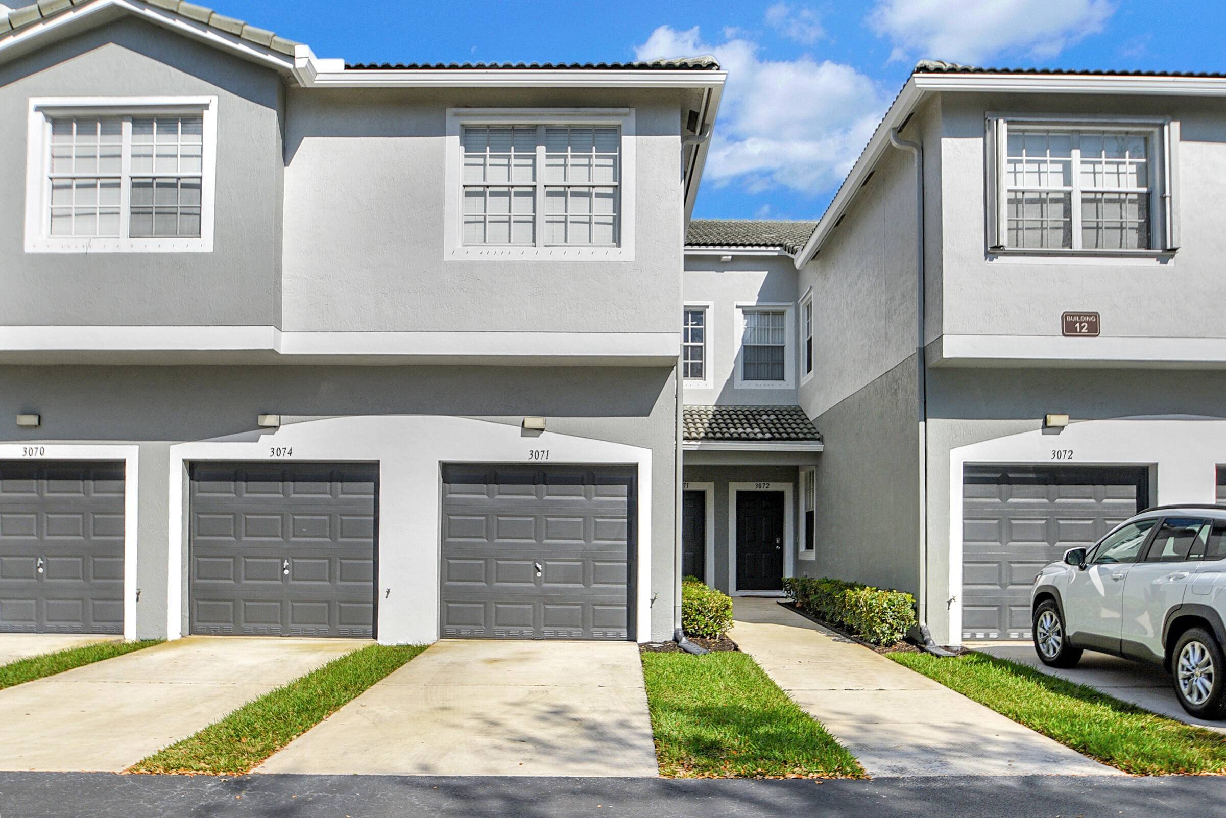 Beautiful 3 Bed 2. 1 Bath, Pet Friendly Townhome in the All Age, Gated community of Magnolia Bay in Greenacres.