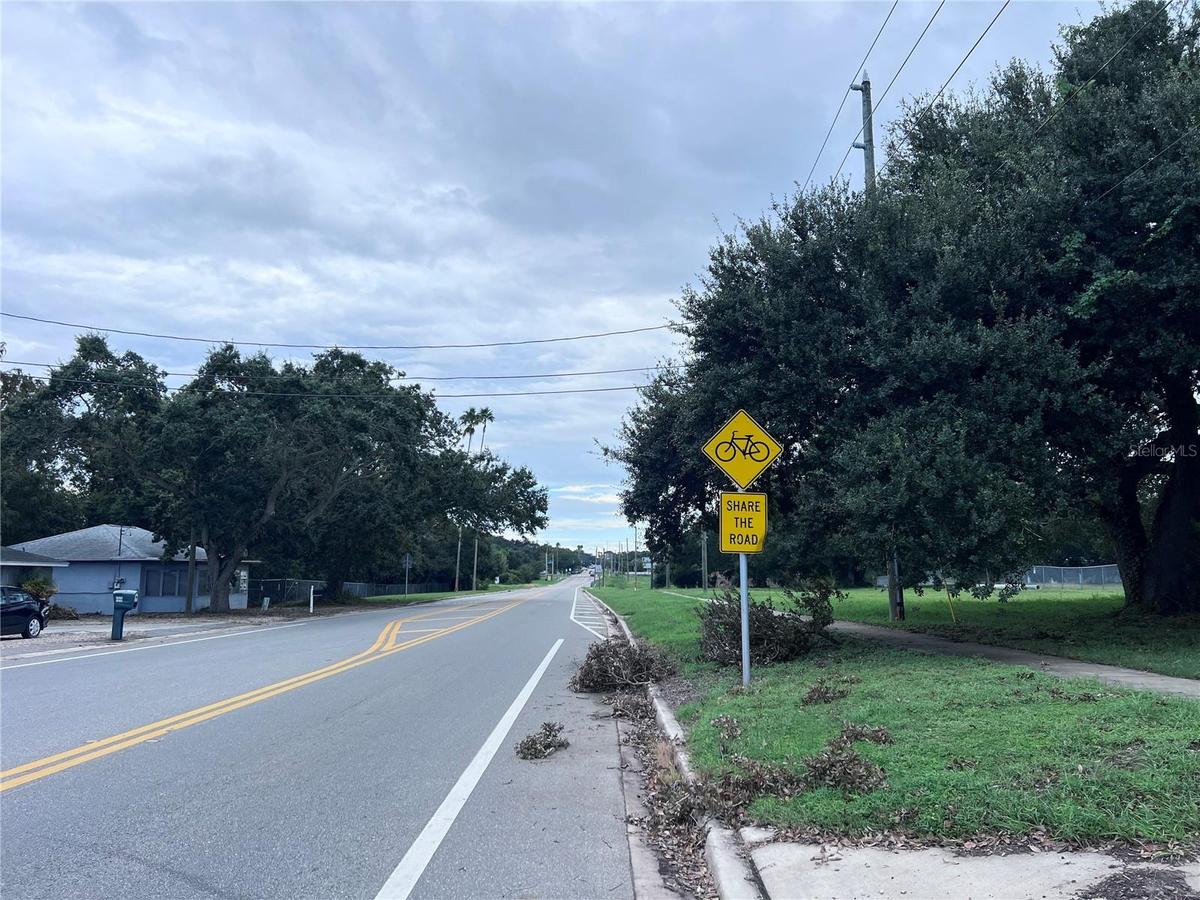 Looking East on Sunset Pt Rd
