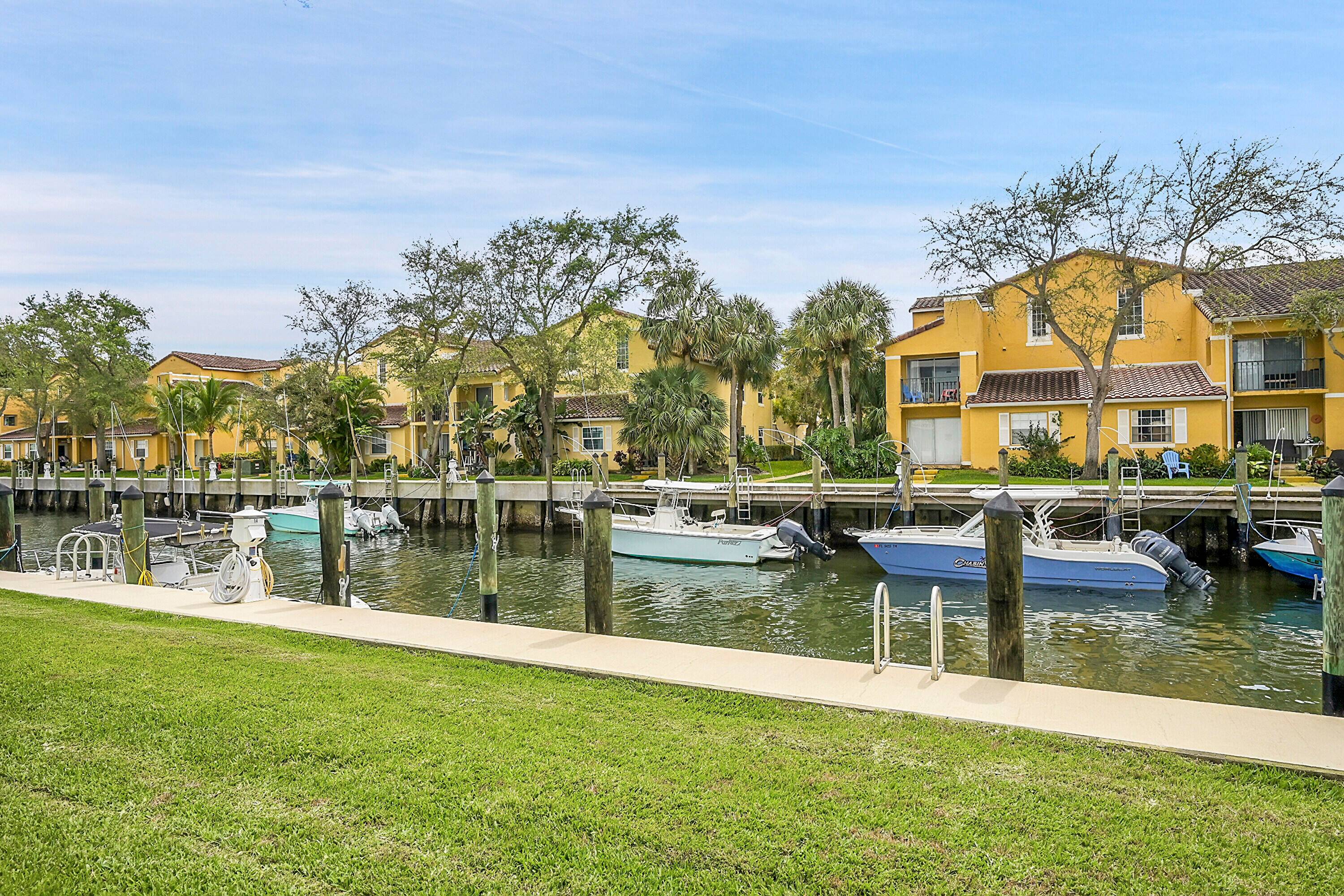 Top of the line scenic views of the intracoastal waterway and canal make this waterfront condo an ideal boaters paradise.