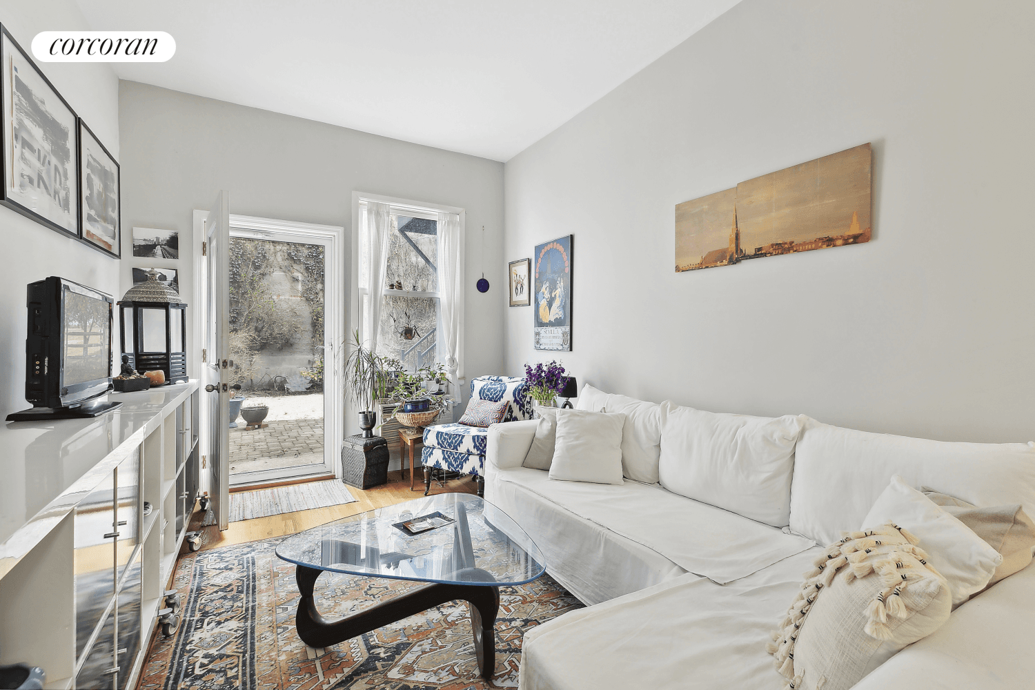 Immerse yourself in this serene oasis in the heart of Brooklyn's sought after Carroll GardensWest Columbia Waterfront District.