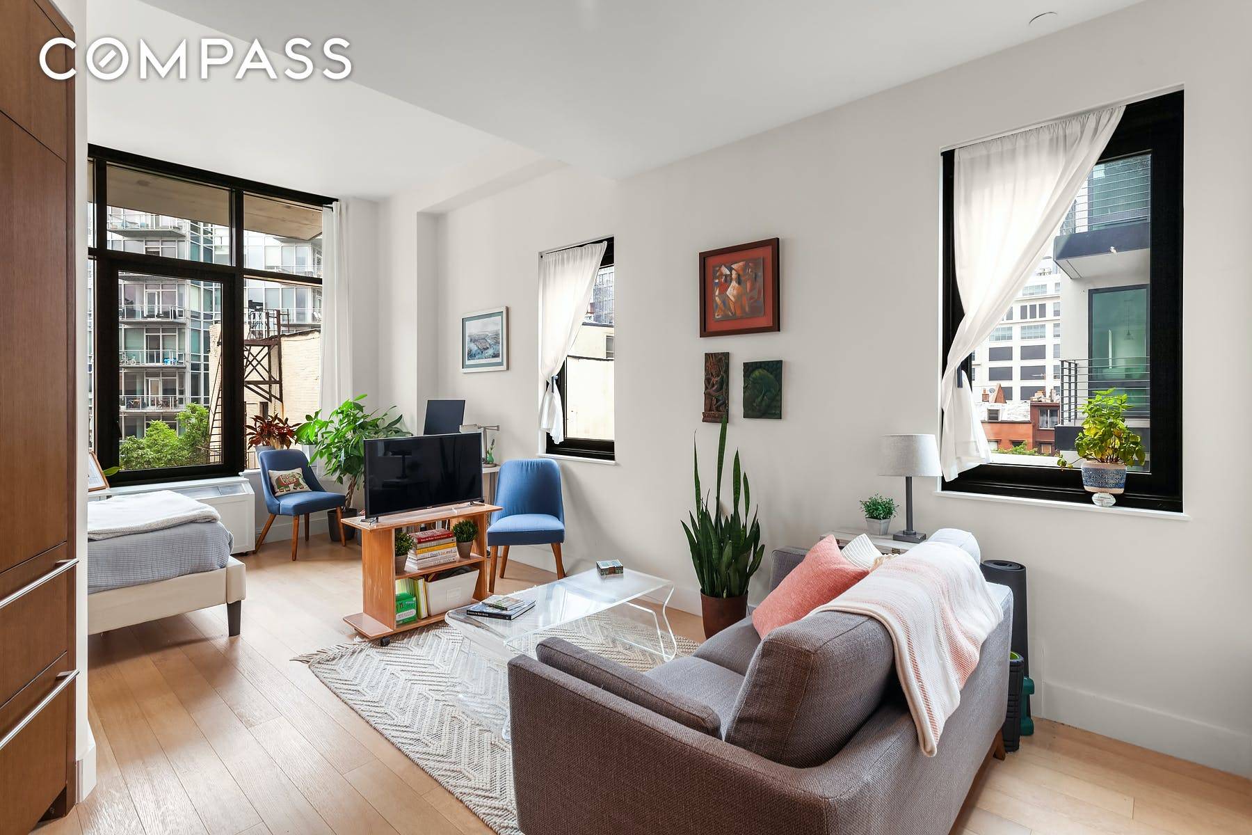 The BuildingSituated on a prominent corner, where the neighborhoods of Clinton Hill, Fort Greene, and Prospect Heights all meet, Waverly Brooklyn offers 48 residences from studios to four bedrooms, including ...