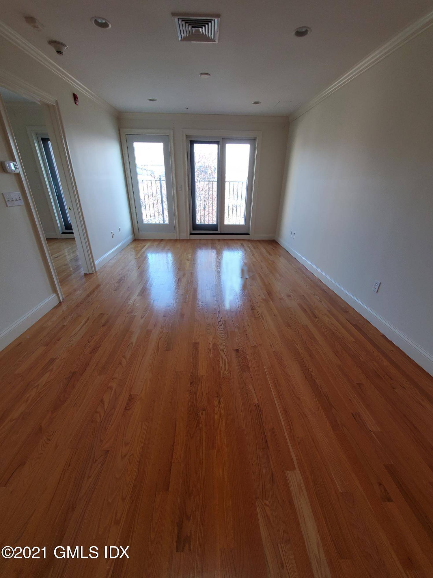 Oversized one bedroom 1. 5 bathroom apartment in prime downtown Greenwich location overlooking Greenwich Avenue.