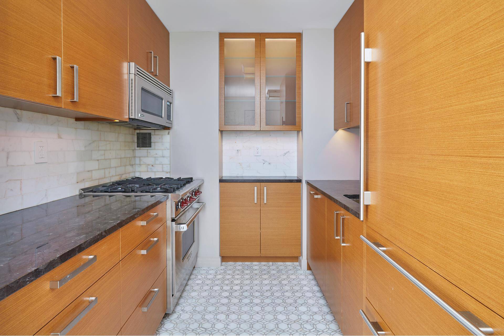 Perched on the 15th floor of The East River House, Residence 15D is a completely gut renovated spacious 1 bedroom 1 bathroom with an abundance of space, light and style.