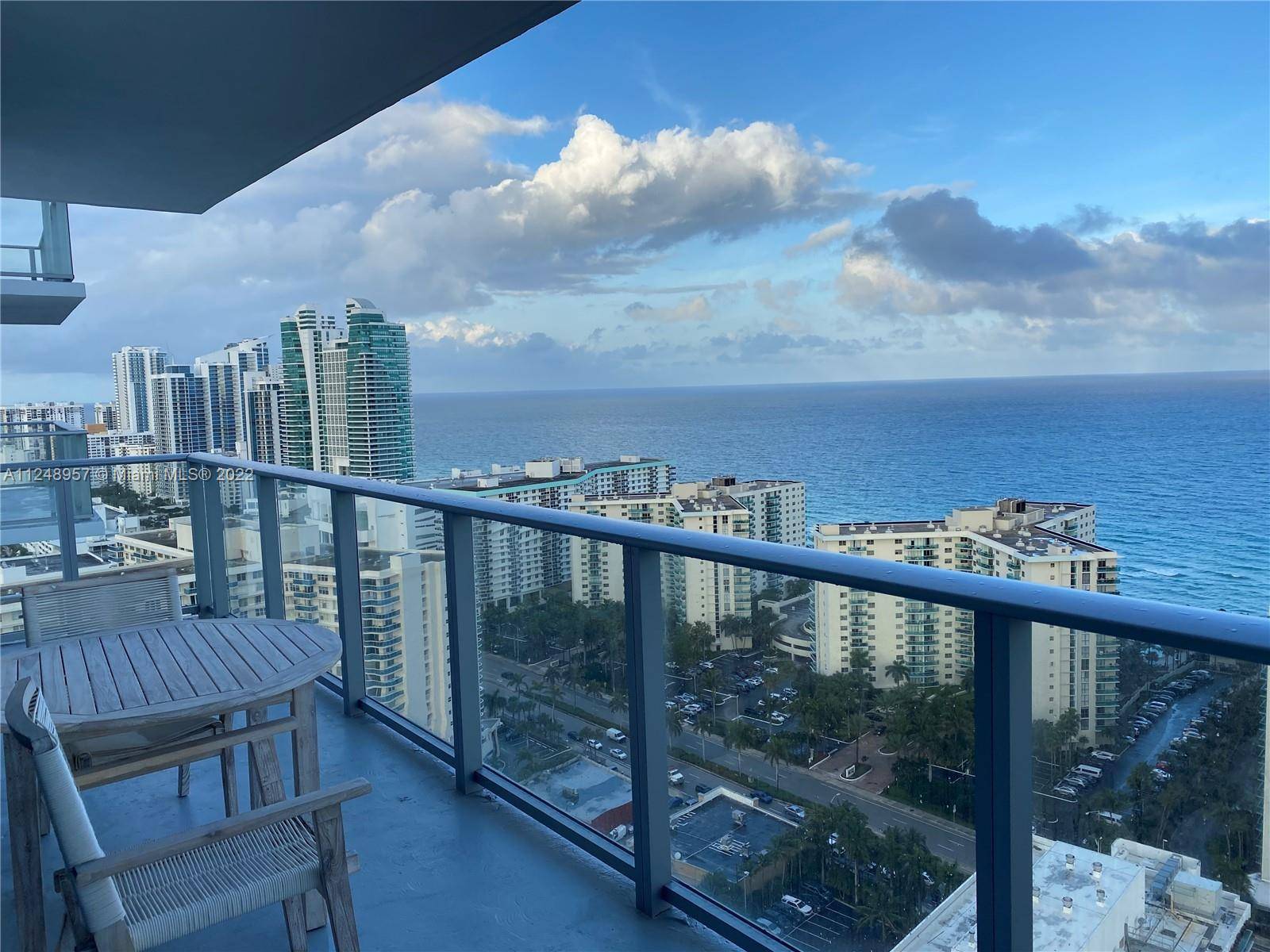 AMAZING UNIT LOCATED ON THE 26TH FLOOR WITH A SPECTACULAR VIEW OF THE OCEAN AND CITY.