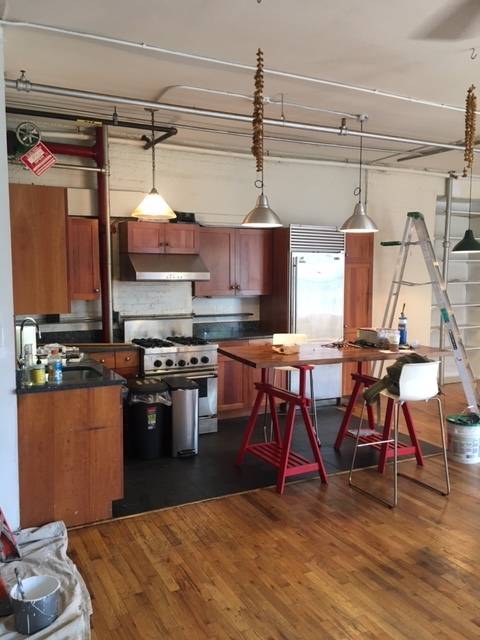 One free month ! 5 bedroom loft, freight elevator for moving, 3rd floor, 3 exposures, open floor plan, laundry in unit, over 1850 sq.
