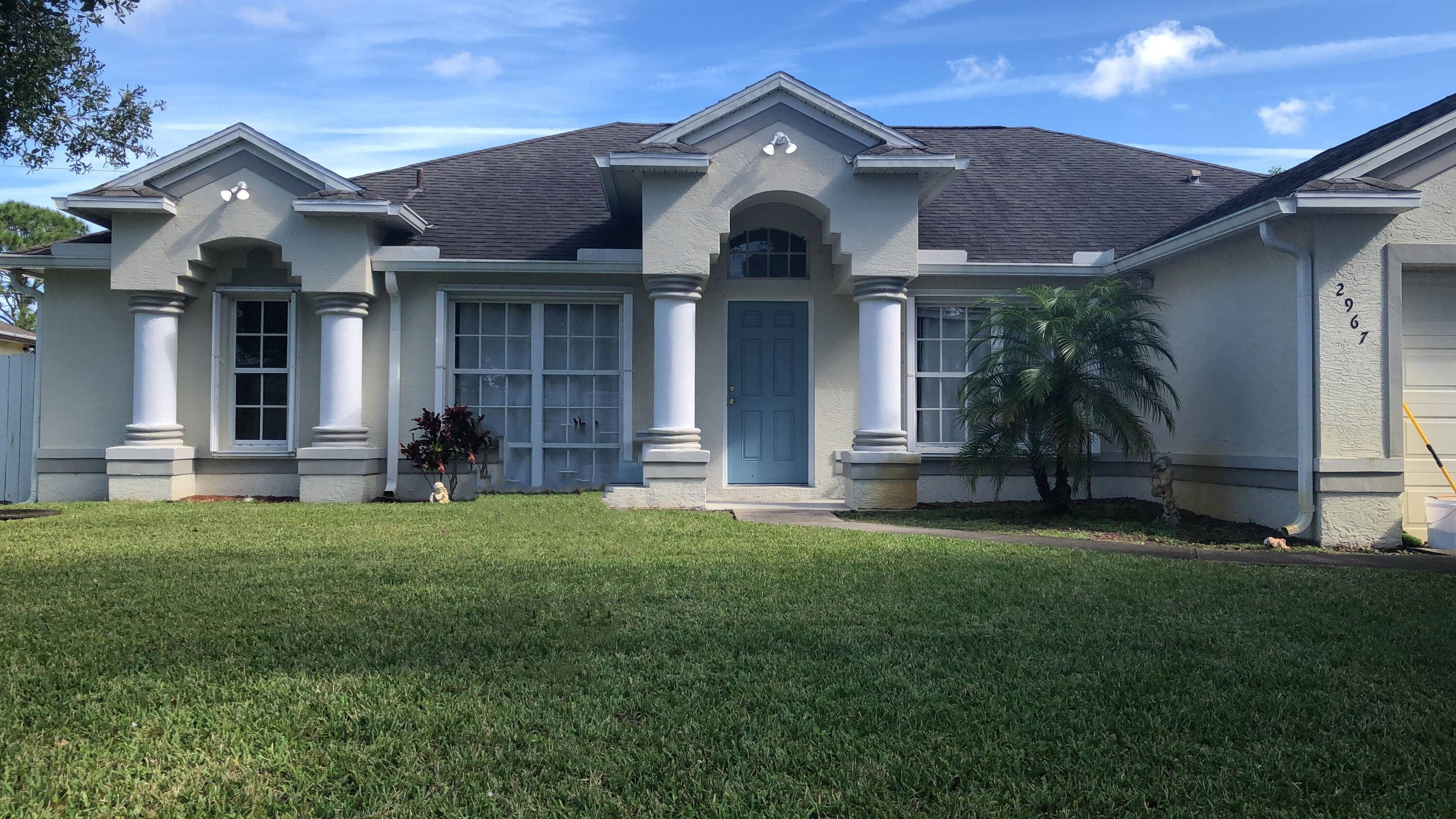 Beautiful 4 bed 2 bath Single Family Home is located in the heart of Port Saint Lucie.