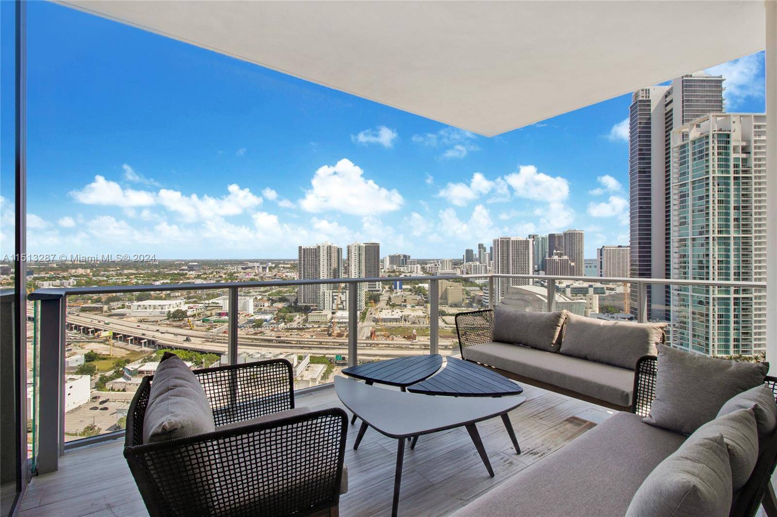 This 3BD Den 4 BA Fully Furnished by a professional NY interior designer at luxury at PARAMOUNT Miami Worldcenter located in vibrant Downtown Miami.