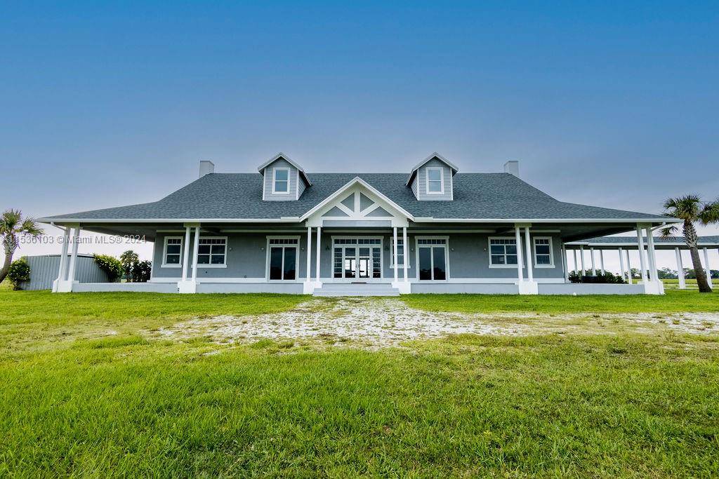 Own one of the largest farms in Martin County Ranches.