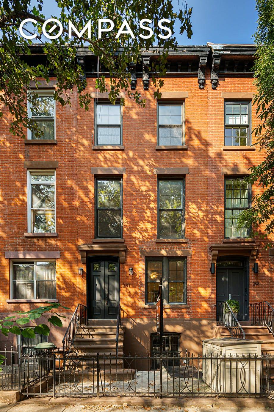 Originally built in 1915, 291 Warren is a two family townhouse ideally situated between Court and Smith Streets in Cobble Hill.