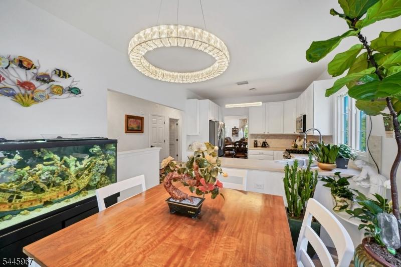 Kitchen dinning area