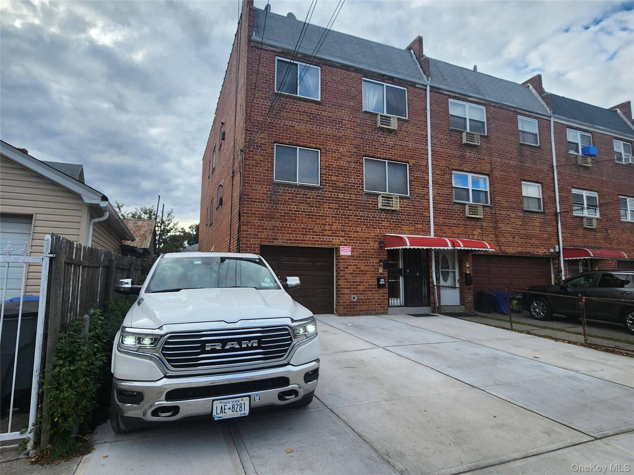 2nd FL, 3 BR Apt, EIK, New Kitchen, New Appliance, All Utilities Included.