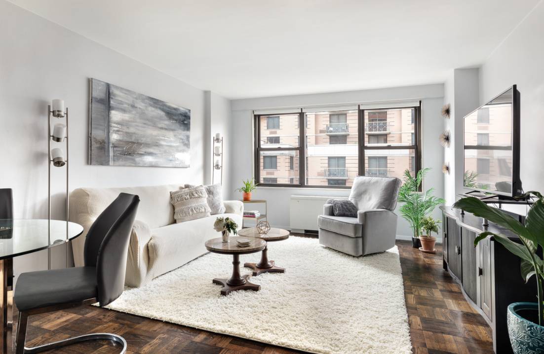 A beautifully kept home in a fantastic building, apartment 6G offers an expansive space and views of the Empire State building.