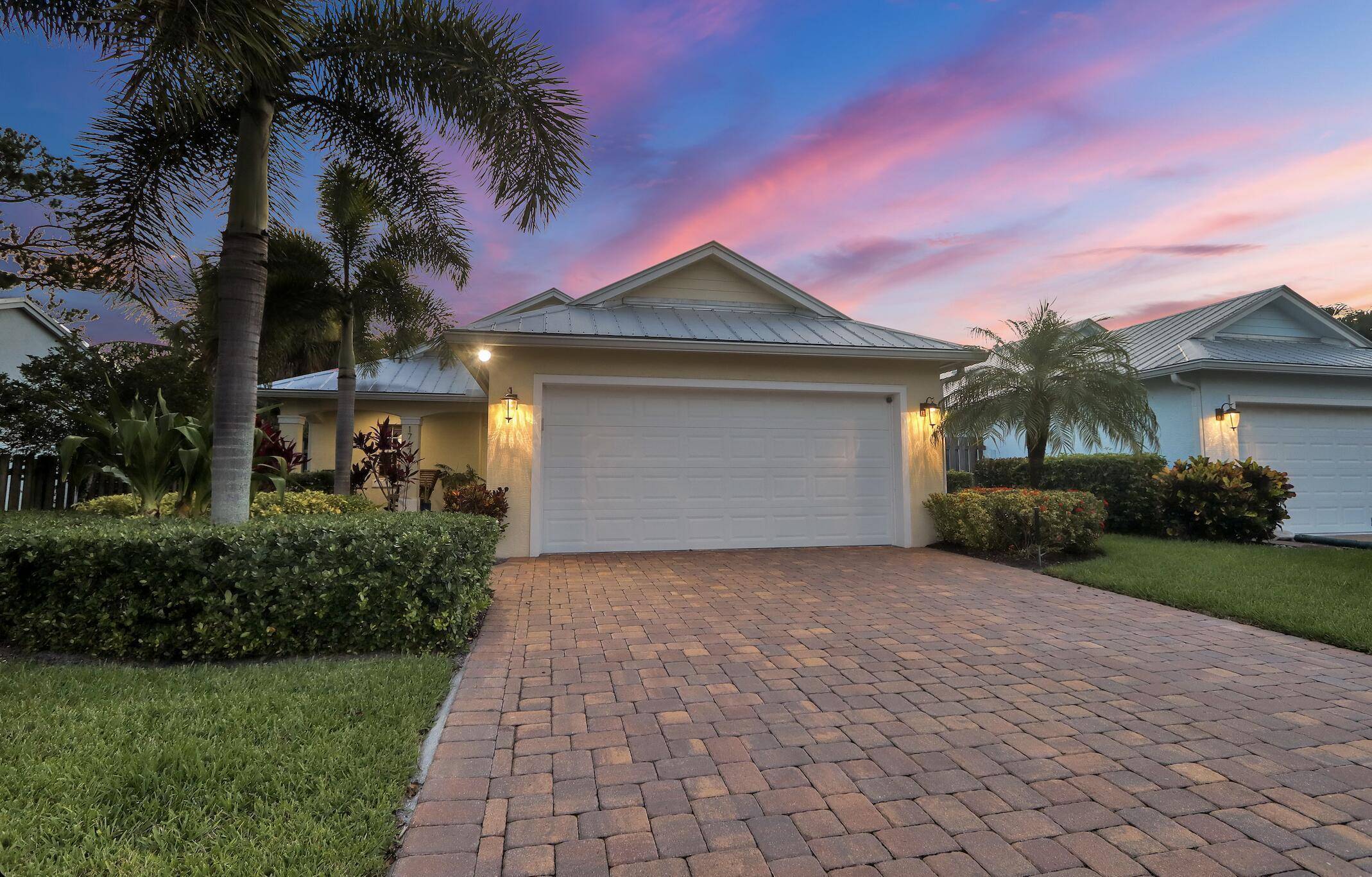 Welcome to your dream rental home in Jupiter !