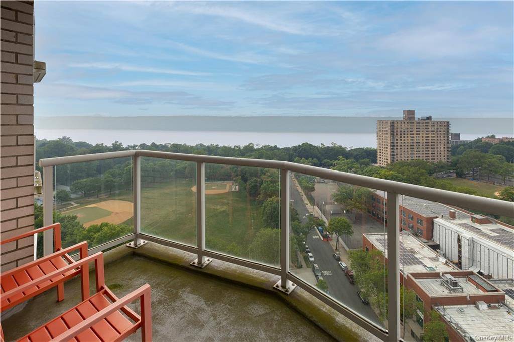 HEAVEN ON THE HUDSON Perched on a high floor with magnificent direct Hudson River views, this exquisite home is the most coveted two bedroom line in the building.
