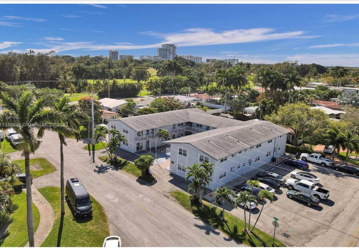 SUPER RARE ! ! 14 Unit Building For Sale in the heart of downtown Hollywood.