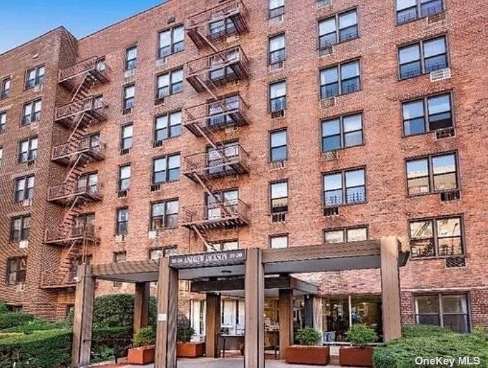 XL 3 Bed 2 full bath condo in the highly sought after Andrew Jackson Building.
