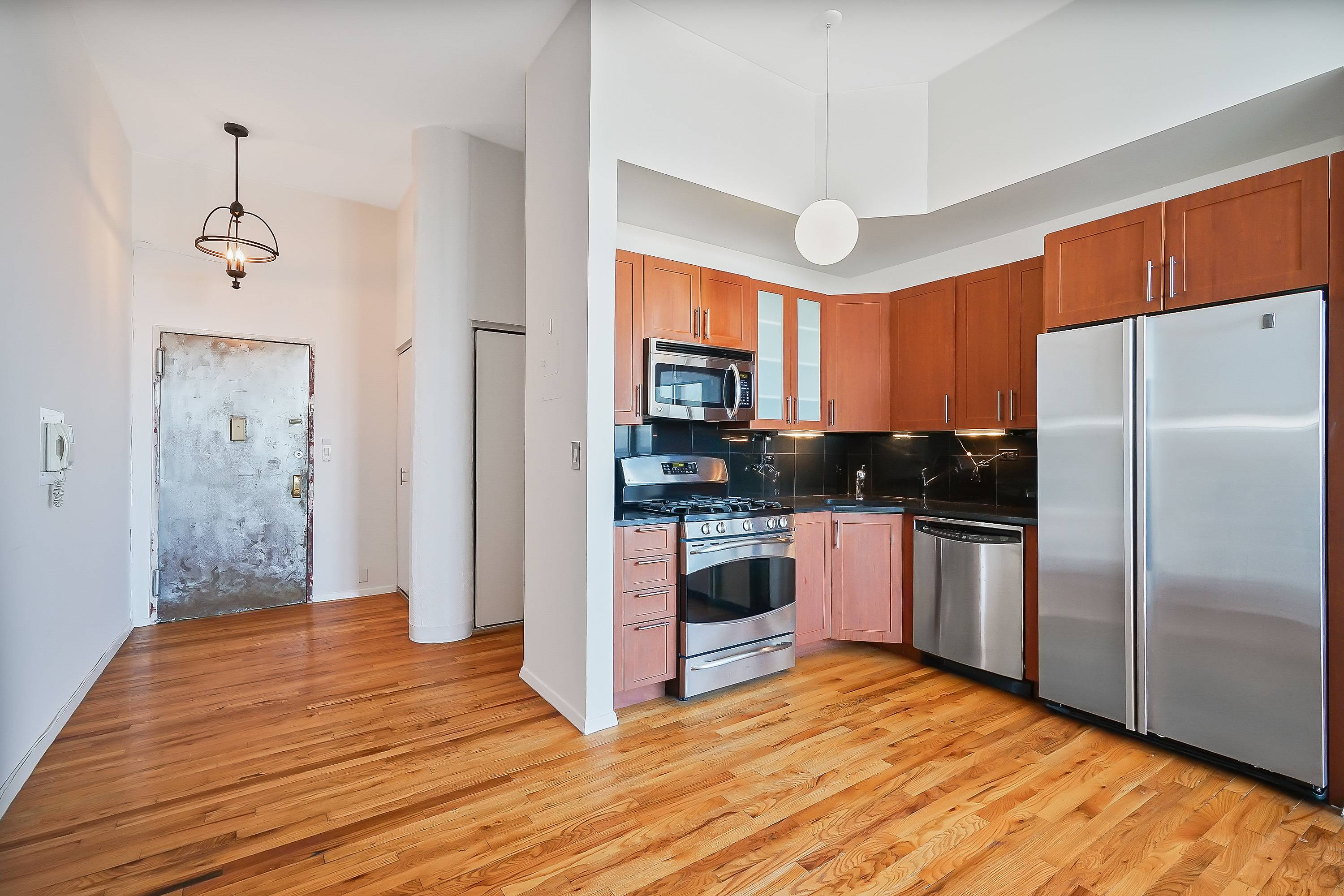 505 Court Street Lofts is the premiere full service building in Carroll Gardens.