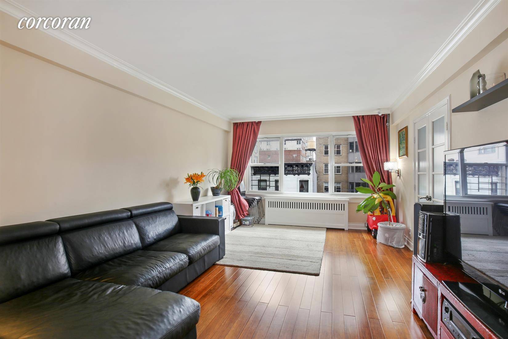New Price ! 288 Lexington, apt 6DE is an investor friendly, renovated 3 bedroom, 2 bathroom apartment with an in unit Washer Dryer for only 1, 280, 000 !