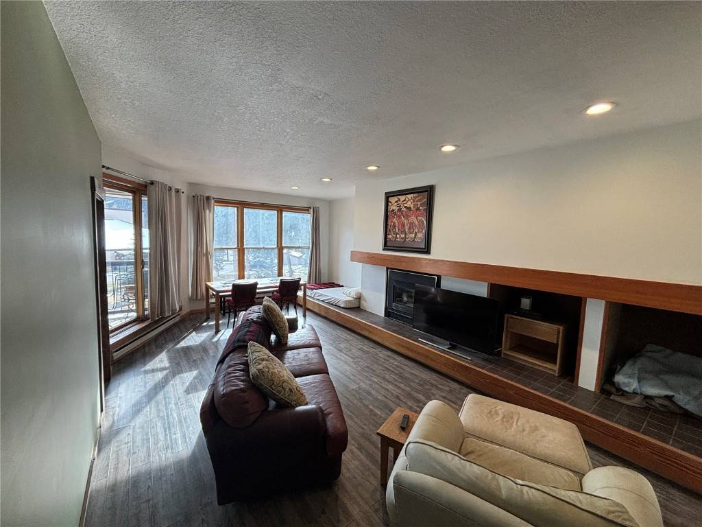 Easy to show. Take a short walk to Lakeside Village or catch the bus to be first on the slopes in this spacious condo.