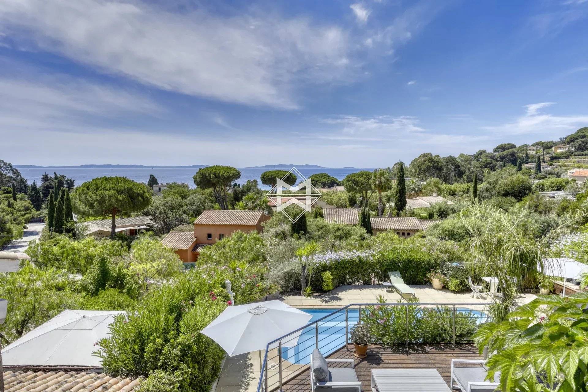 Villa with sea view at walking distance from the beach - Le Lavandou