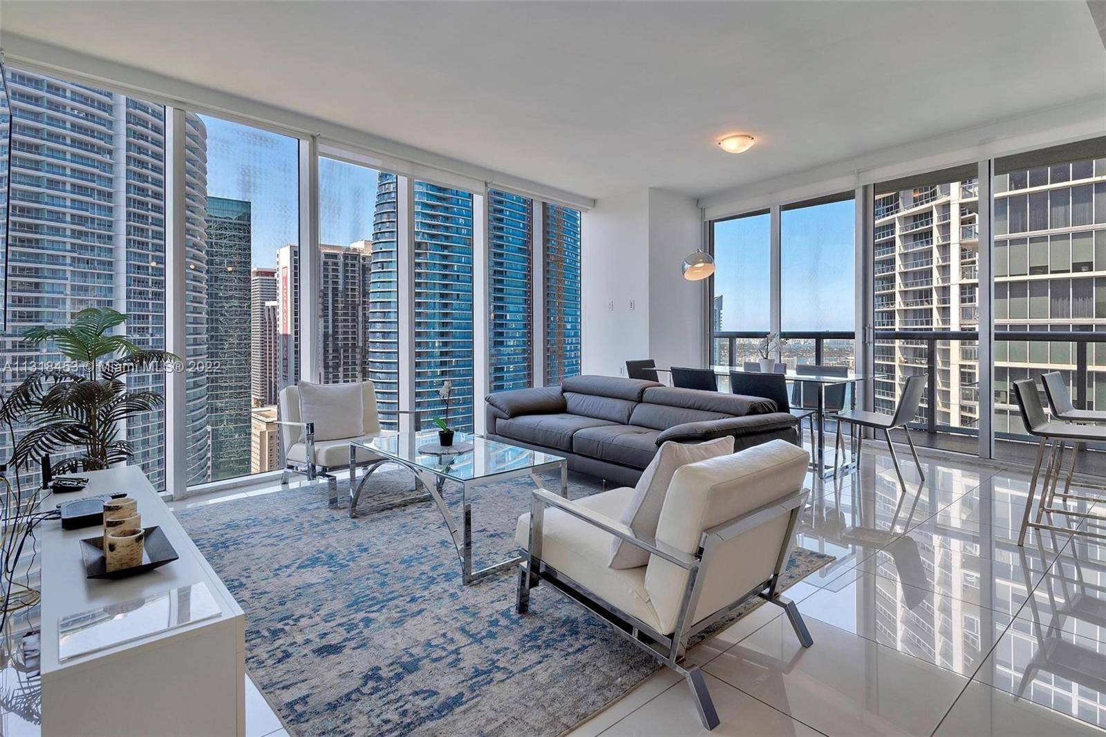 Welcome to Icon Brickell Tower 3, the most amazing corner unit with stunning views of the Biscayne Bay, Miami River and Brickell Downtown Skyline.