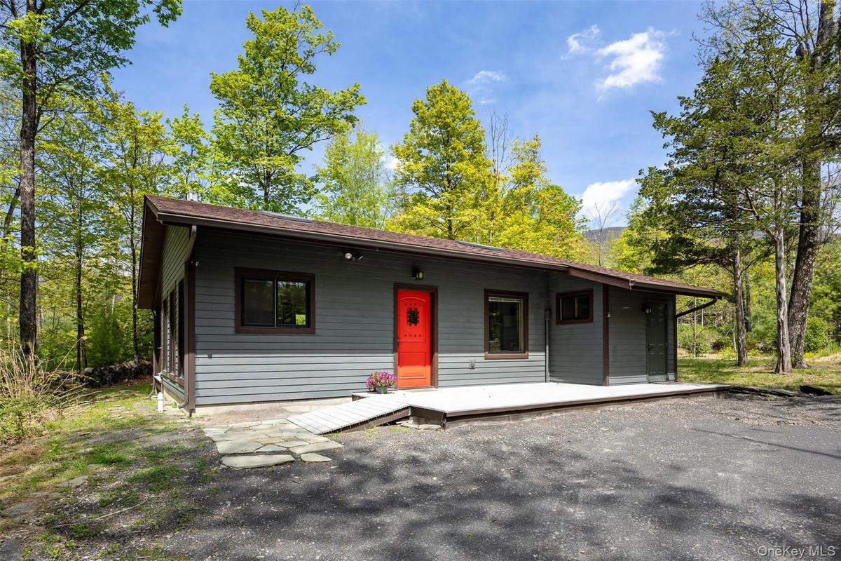 Cottage 4 with ramp for entrance